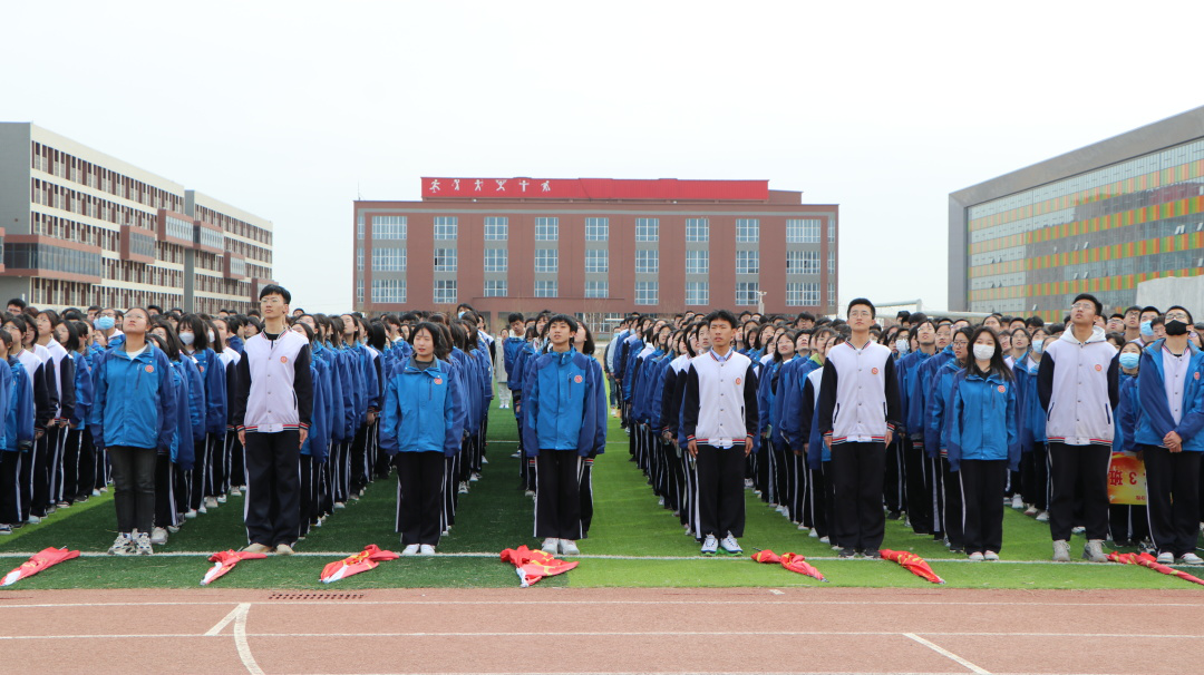 从规范入手，为成功奠基——周一升旗仪式暨规范月表彰大会