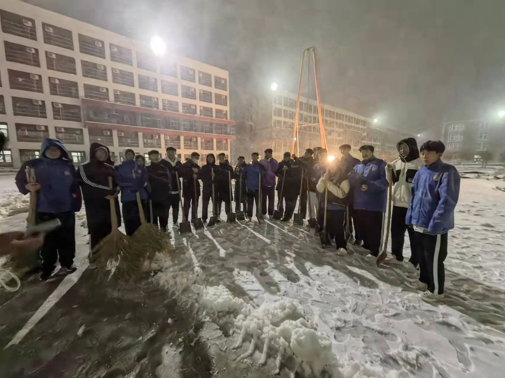 中恒 | 初雪——唐山市曹妃甸区中恒高级中学第一场雪纪实