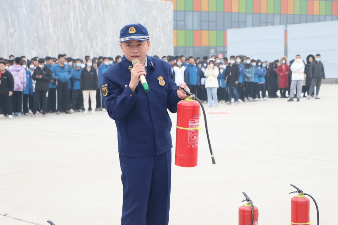 消防搞演练 防患保安宁——中恒高级中学进行消防安全演练活动