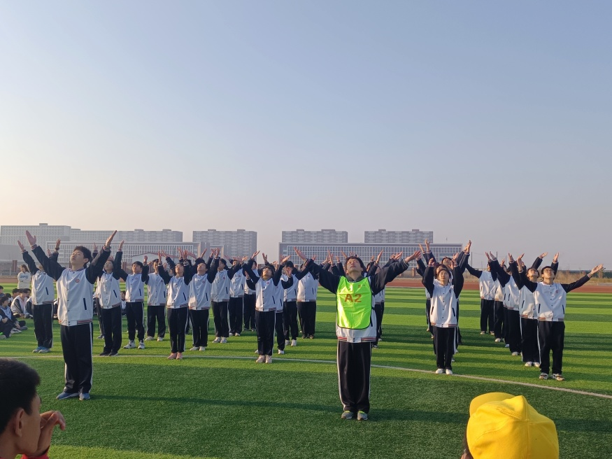 扬体育精神  展青春风采——高一年级跑操和广播体操比赛