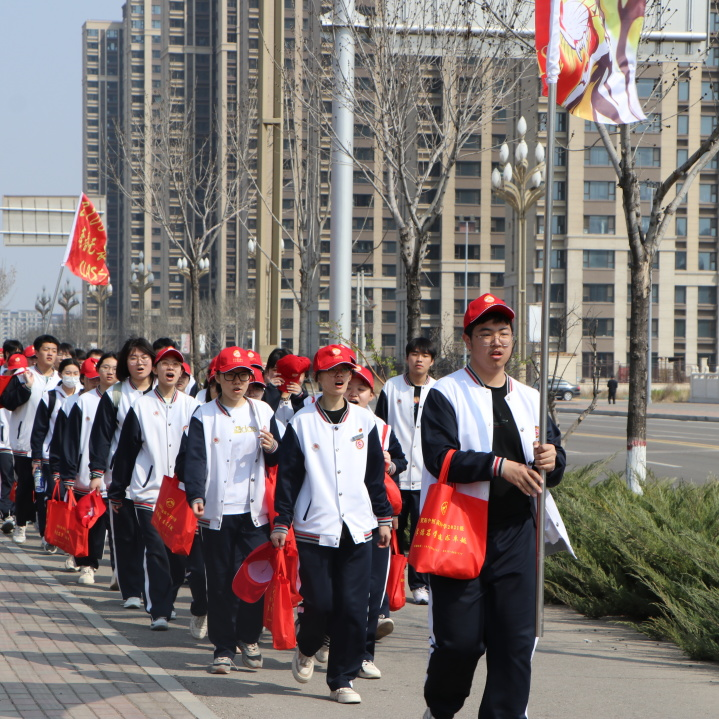 逐梦青春路  踔厉奋发行